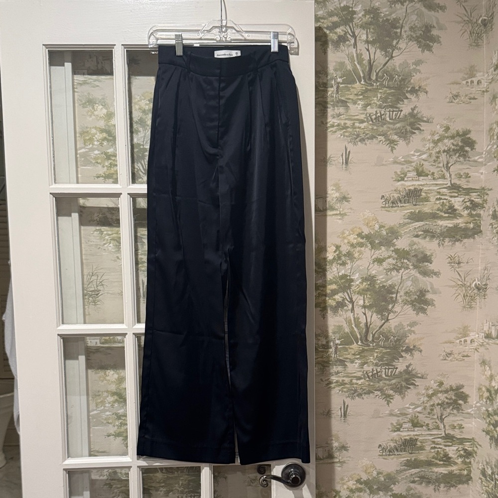 Abercrombie & Fitch black silky Sloan trousers